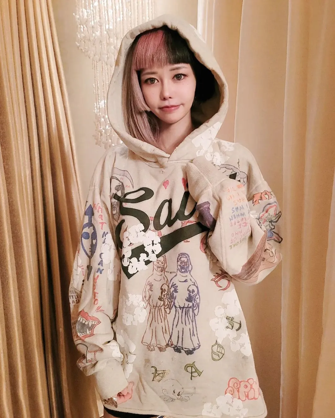 DENIM TEARS × ©SAINT M×××××× "SAINT TEARS" Graffiti Hoodie Joint Model Cotton Graffiti Hoodie Fully Printed Washed Distressed Holes Vintage Sweatshirt Gray S-XL Super Heavy Duty! The whole piece is printed with 35 screens and counterpoint printing!